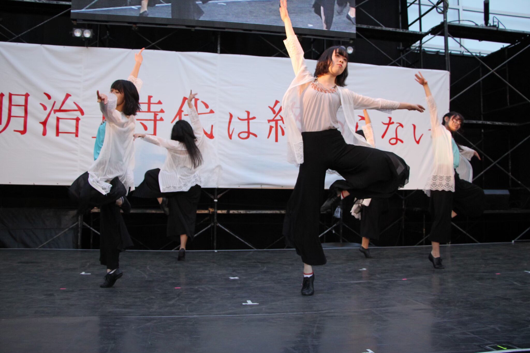 Cherrygoose明治大学公認ダンスサークル Jazz しなやかな動きで観客を魅了するジャンルです ほかのジャンルと違って洋楽ではなく 邦楽を用いて踊ることが多いので 他のジャンルと比べて馴染みやすいかなと思います