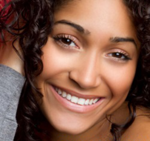 ToFacialSurgery's tweet photo. Are your cheeks looking a little gaunt or sunken in? Say goodbye to gauntness with #Voluma! Voluma is a #DermalFiller created by the #Juvederm brand. It can help restore volume loss in the cheeks caused by aging. Learn more: https://t.co/GRHAeDPQqY https://t.co/uLpm6y1tdz