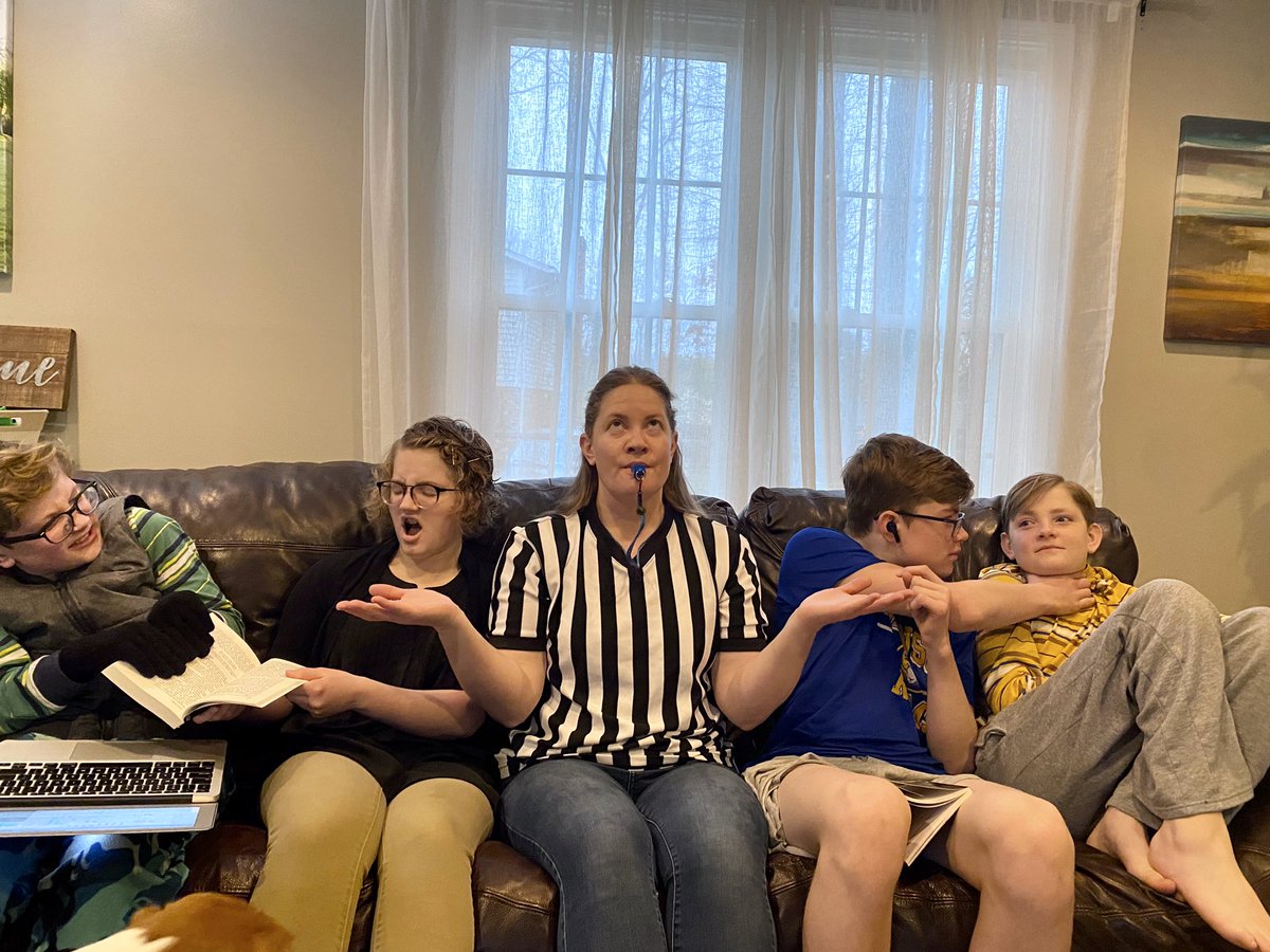 Wednesday Wellness: Mrs. S. Perfects Oreo Sit Ups &amp; Couch Refereeing #scottiepride #momlife #parentlife #thejuggleisreal #mintoreos
<a href="/BonnieBraeES/">Bonnie Brae ES</a>