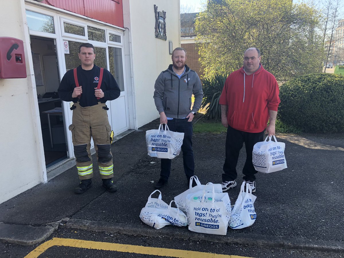 Many thanks <a href="/GreggsOfficial/">Greggs</a> for the kind food donations - keeping @borehamwoodfire fed and ready for operational response. 👏🏼👏🏼👍😋🚒🚒🚒

@HWH_CFS <a href="/niff14019/">PeteMcNiff</a>
  @danno5764
  @hertsFRScontrol  <a href="/davethomas0404/">david thomas</a>  
@GC_Bristow