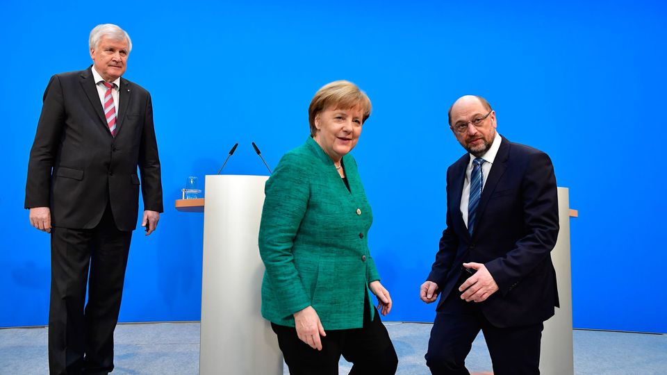 #Allemagne : dès l'année prochaine, environ 1,3 million de retraités allemands ayant cotisé au moins 33 années et percevant de faibles pensions vont recevoir un supplément. #retraite #seniors #silvereconomie ow.ly/tvE730qswr3