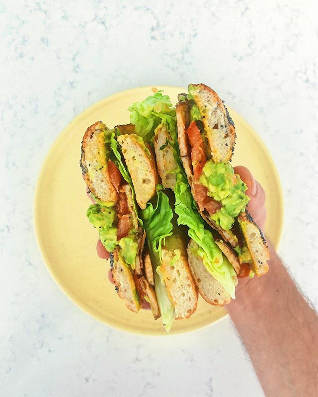 Sadly the bagel reserves are dwindling but we still got a few days left of #bagelcontent. Taking suggestions for an IG handle for dedicated bagel account 🤪 Meanwhile, here’s my version of a BLT:
• avocado
• fried smoked tofu
• tomato
• lettuce
• … ift.tt/2QLau7F