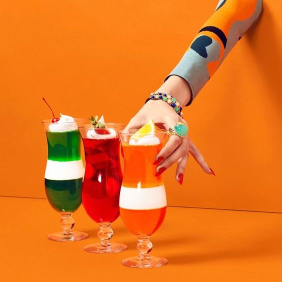 [NOUVEL ÉPISODE – SOWINE TALKS]
« L’INFLUENCE DIGITALE »

Qu’est-ce que l’influence digitale ? Qui sont ces influenceurs et à qui s’adressent-ils ? Décryptons ce monde des réseaux sociaux avec Laura Bounie, experte de l’influence digitale chez SOWINE.
sowine.com/talks/episode-…