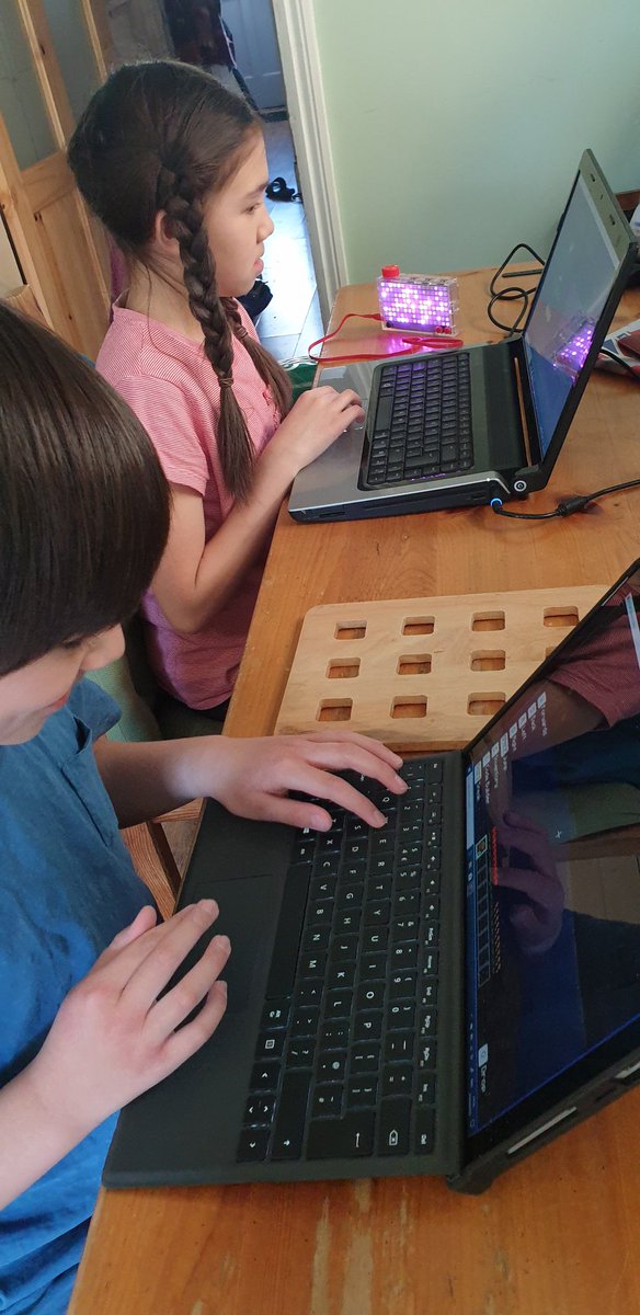 TsuiAllen's tweet photo. Wednesday afternoon home-school Day 3 with computing using @TeamKano #PixelKit and @microsofteduk #MinecraftEdu https://t.co/TukQNwRqBm