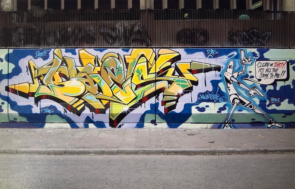 back2back_crew's tweet photo. @Great_Bates and the Scud the Disposable Assassin character from 2005 with #CodCrew1983 #CodCrew #Bates #GreatBates #StyleWriting #Malmö #PhusetAnna #Ironlak https://t.co/DC1B7qWwKy