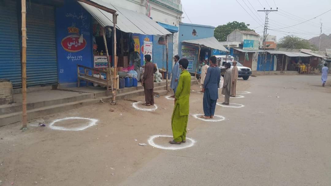 KeshooBai's tweet photo. People of NangarParkar, Tharparkar are following instructions of #SindhGovt #SocialDistancing
#FightAgainstCoronavirus https://t.co/HaUXhWWWRm