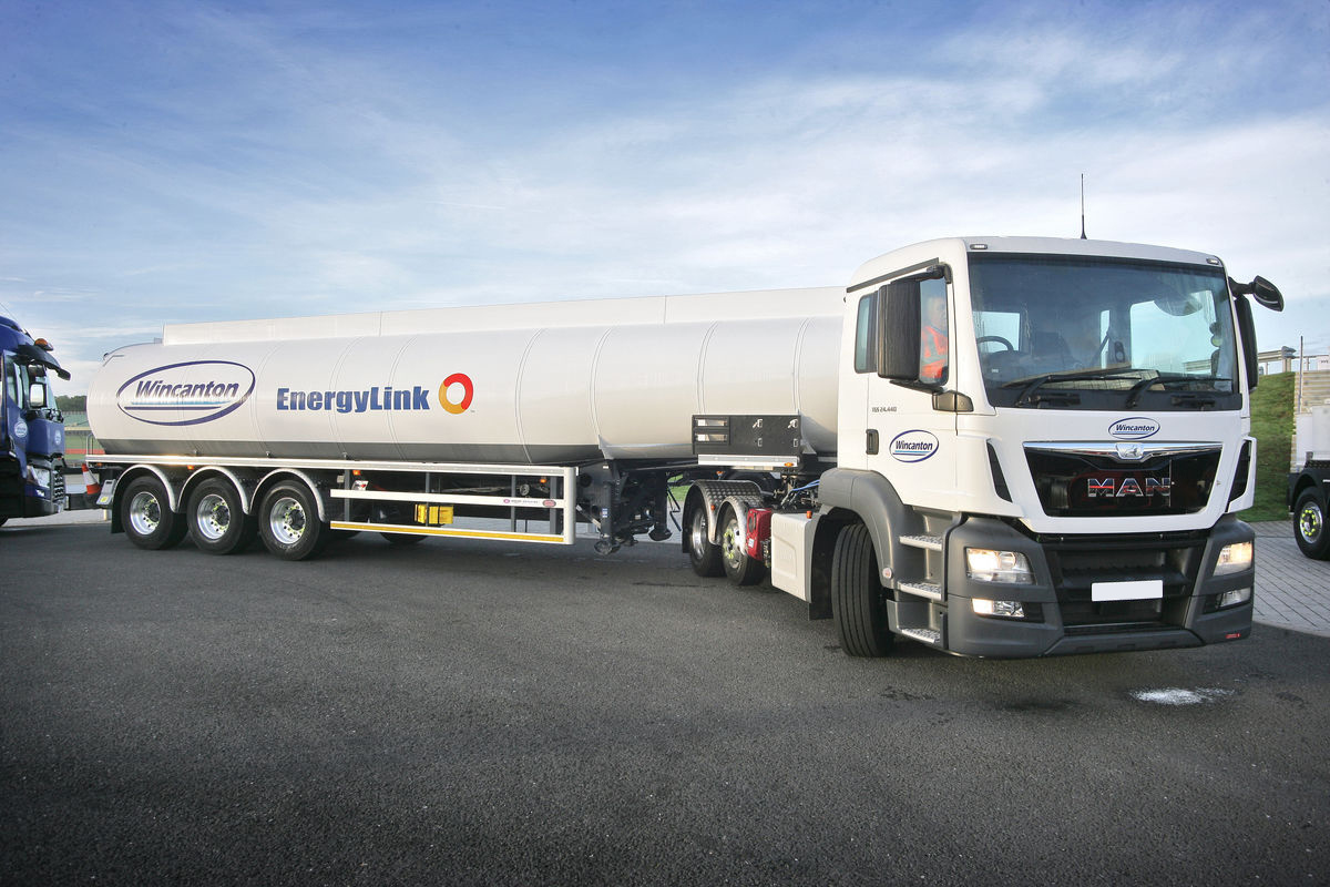 wincantonplc's tweet photo. ⛽️ | A big thank you to the #logisticsheroes in our Energy Link team as they continue to deliver petrol, diesel, gas oil, heating oil and other bulk hazardous materials to help keep essential supply chains moving. https://t.co/q3AYnxpK6R
