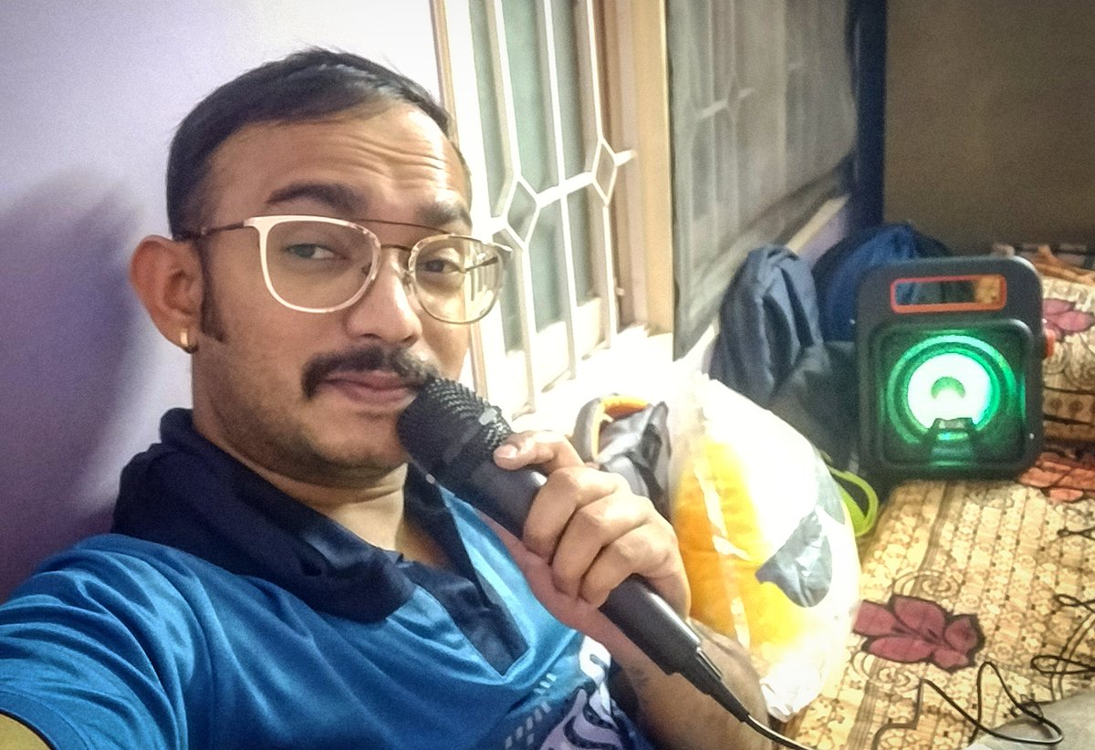 sha66640's tweet photo. Tryin out #karaoke #experimenting 

#makeSAPAribaIDCAwesome; #ConstructiveWFH; #MyPandemicSurvivalPlan; #SAP https://t.co/YOS9wruXOR