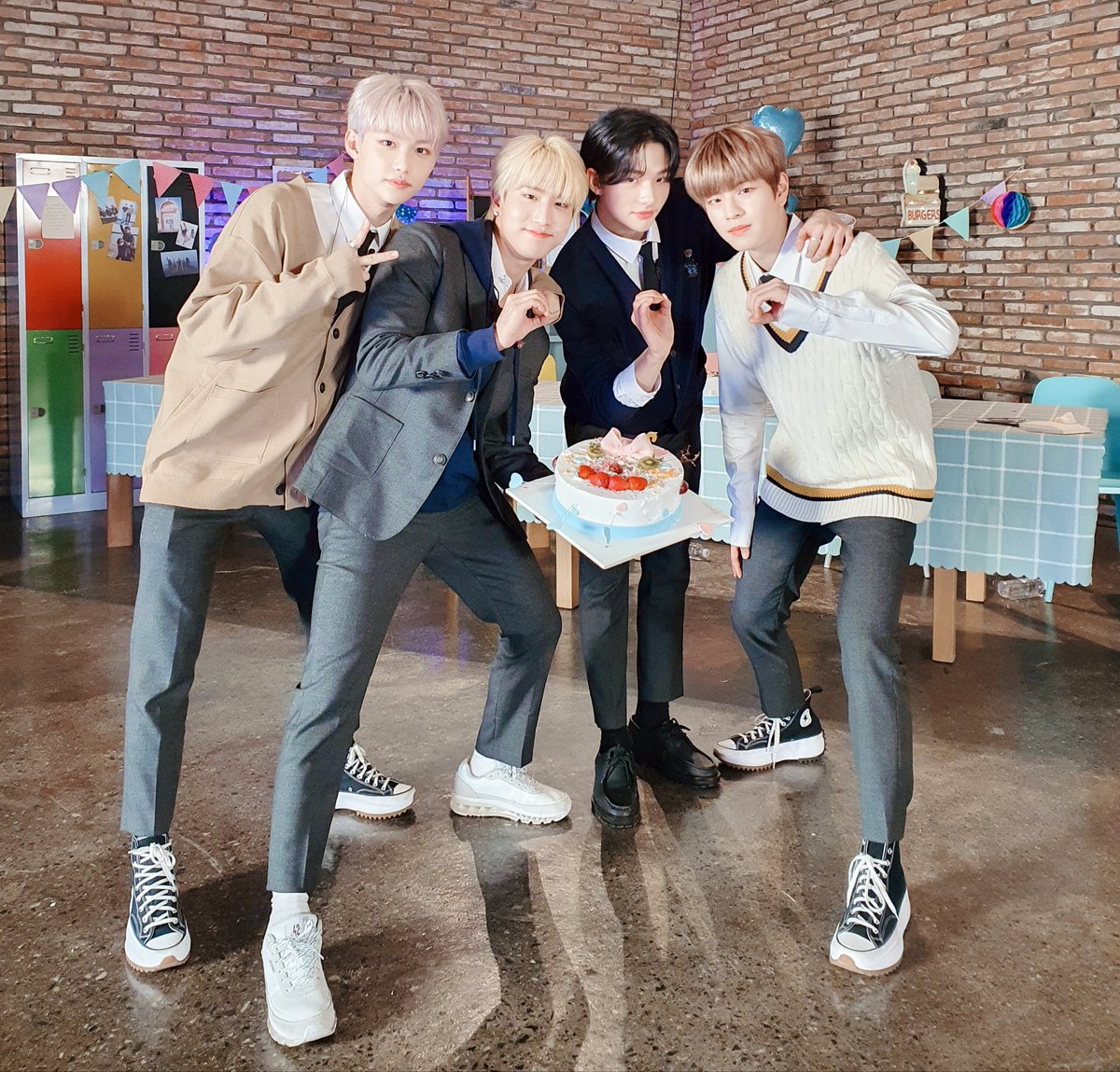 Jypnation台灣ptt站 On Twitter 200325 Stray Kids X Rooftop Live Https T Co L4sytosnbn Straykids 스트레이키즈 Straykids2ndanniversary Mixtape Ontrack Https T Co D7yxjhrmwk