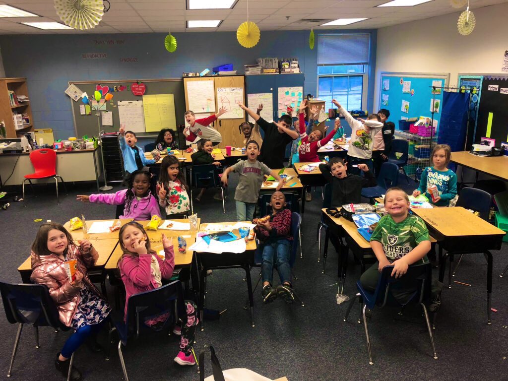 ShyClass19's tweet photo. Missing my sweeties! This was one of the silliest days in room 39 during a pizza party reward day! ❤️🍕 https://t.co/yrHofK90xy
