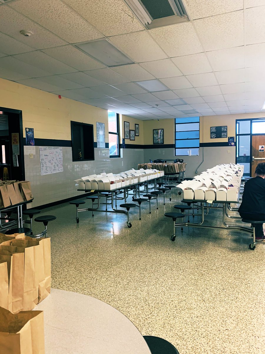 Don’t forget to come pick up some food today at AHS 😁🐯