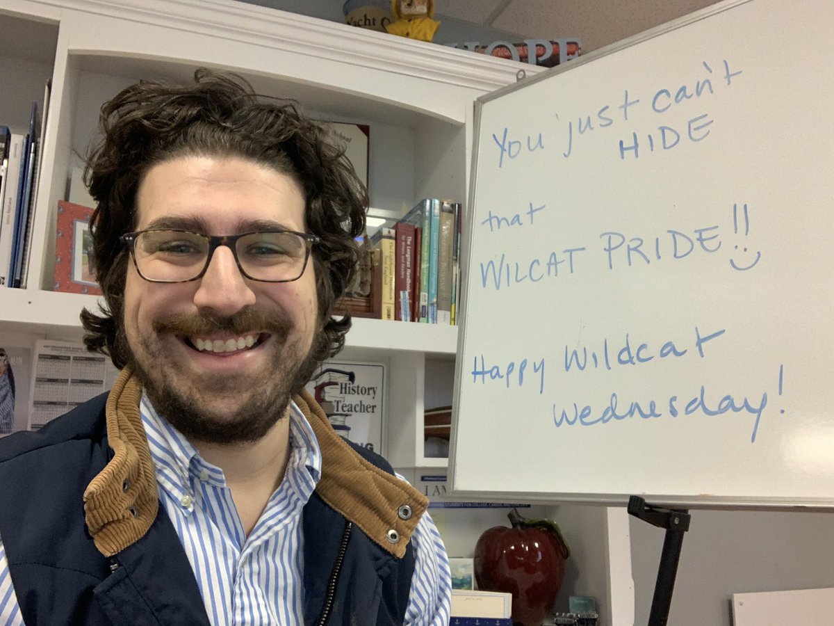Happy Wildcat Wednesday <a href="/MartinWildcats/">Martin Middle School</a>! 🐾 You just can’t hide that VIRTUAL wildcat pride 💻! #Distancelearning #virtualspiritday
