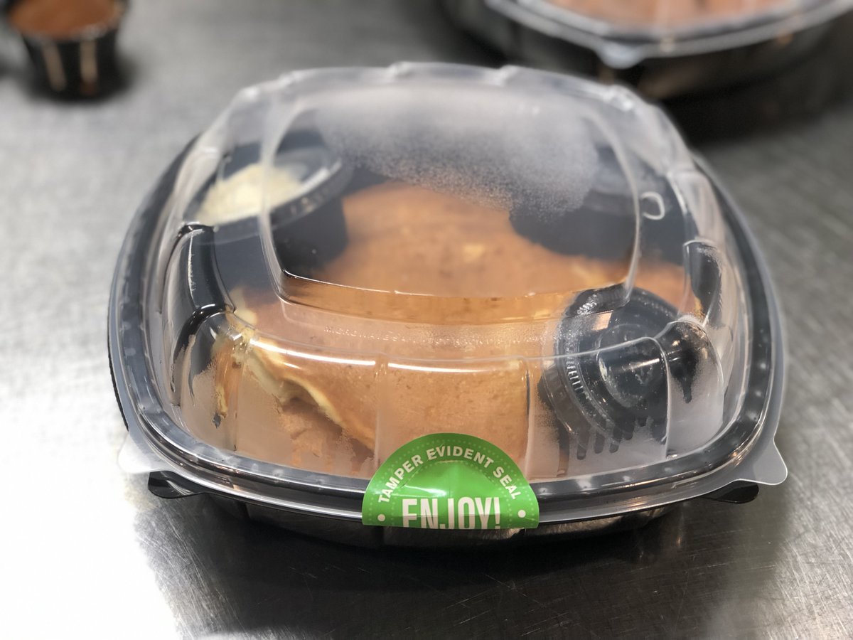 StaksRestaurant's tweet photo. Skip the grocery store lines – our entire menu is available for curbside pickup or delivery! To place your order, call our Germantown location at (901) 800-1951 or East Memphis at (901) 509-2367 OR visit our website to order online. >> https://t.co/40uxCbPWG4 https://t.co/yvxf6gbOyX