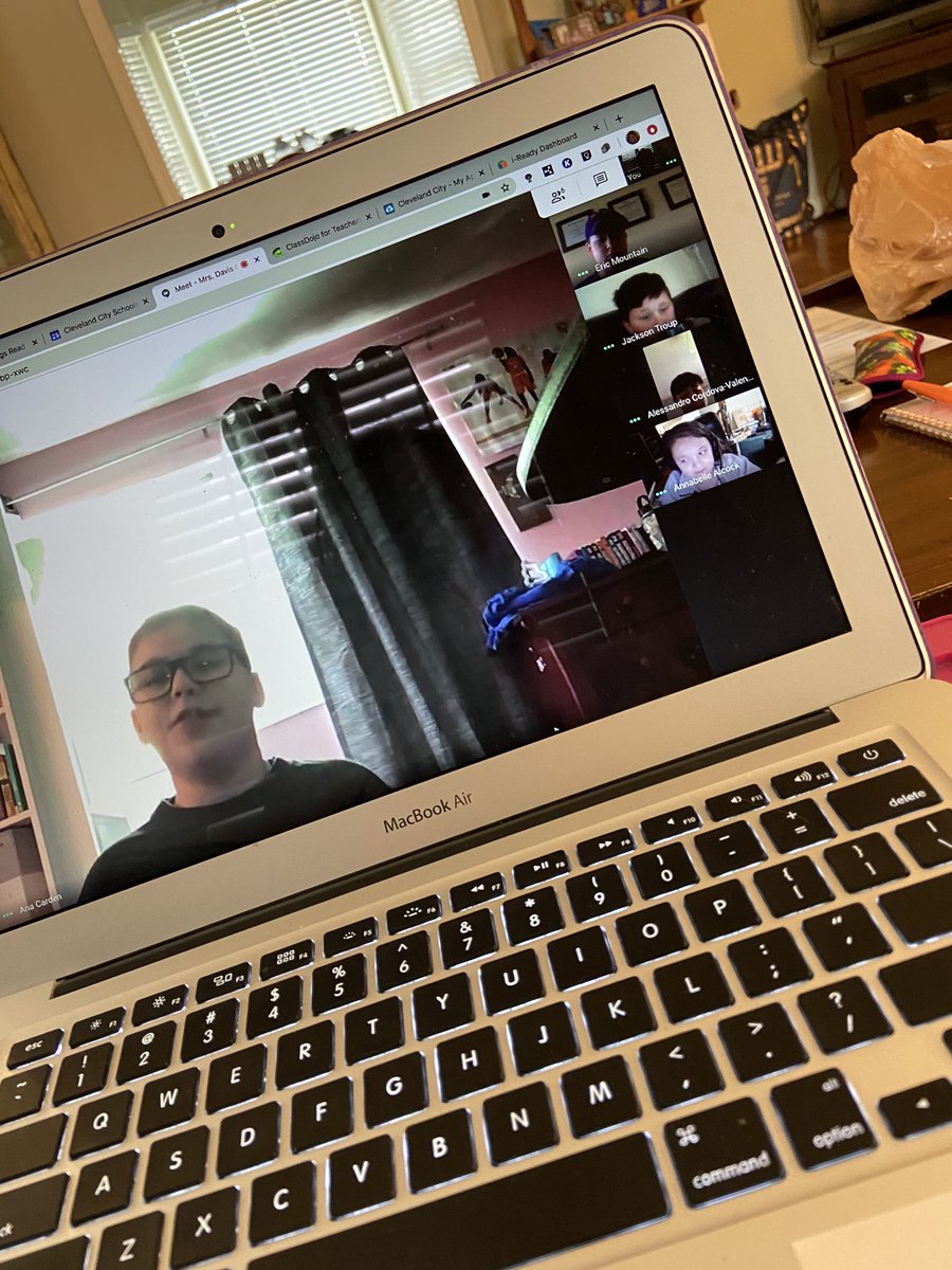 LDavis5thGrade's tweet image. Living for my daily “Office Hours” #CCSAtHomeLearning