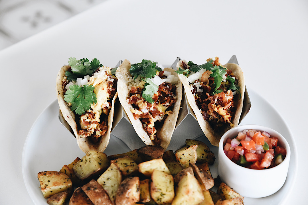 TheMixxKC's tweet photo. Because it's always a good day for tacos 🌮💁 Did you know that we serve street tacos? Your choice of steak, chicken, pork, tilapia, grilled portobello mushrooms or organic tofu! Our Hawthorne location also serves breakfast tacos, all day, every day! https://t.co/FTEgRzZ7QK