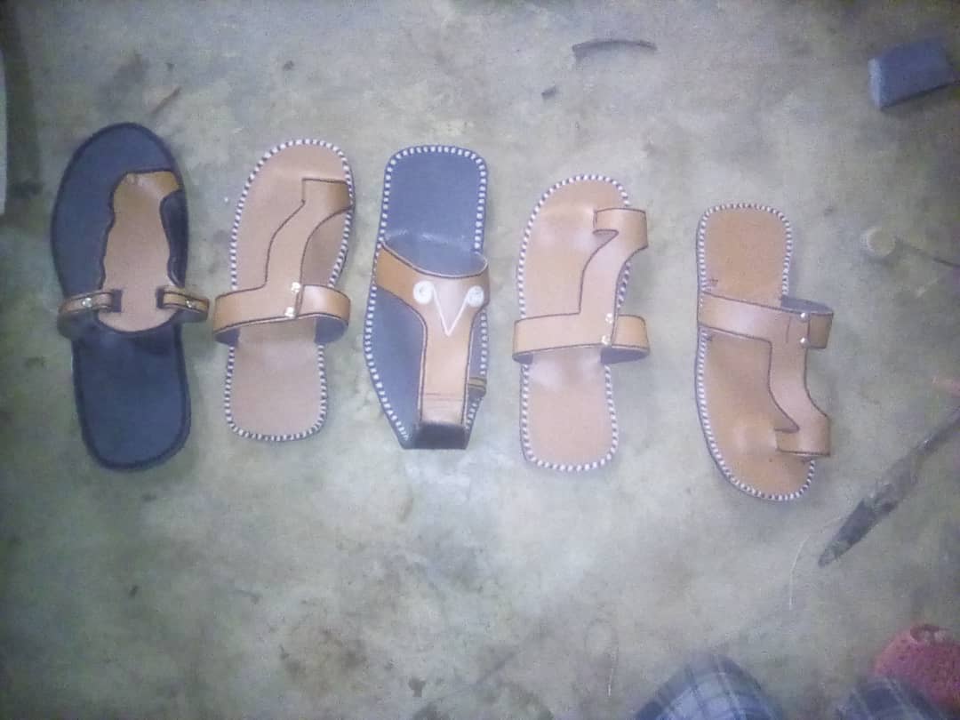HeritierRW's tweet photo. Hon. @gatjmv
Urwo rubyiruko ari guhuzwa narwo rwo mu murenge  @CyumbaS biriya nibimwe bakora kdi Imihigo irakomeje,uriya mubyeyi namara guhugurwa akagira ubumenyi bwo kuzikora ntakabuza aziteza imbere kurusha. 
Cc: @KARANGWASewase @GicumbiDistrict @HABUMUGISHADom1 
@RwandaNorth https://t.co/CGlz3b1F6x