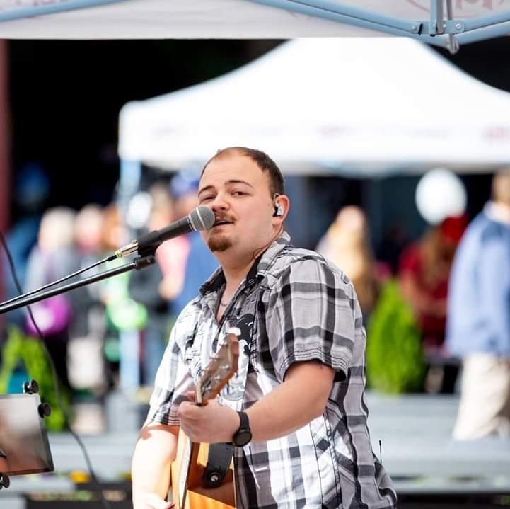 KEAUSA's tweet photo. This weekend we have Tyler Parrish in The Pine Room at @TheHotelRoanoke both Friday &amp; Saturday, March 13 &amp; 14 from 9pm-12am: https://t.co/Ig8gGAJVgR