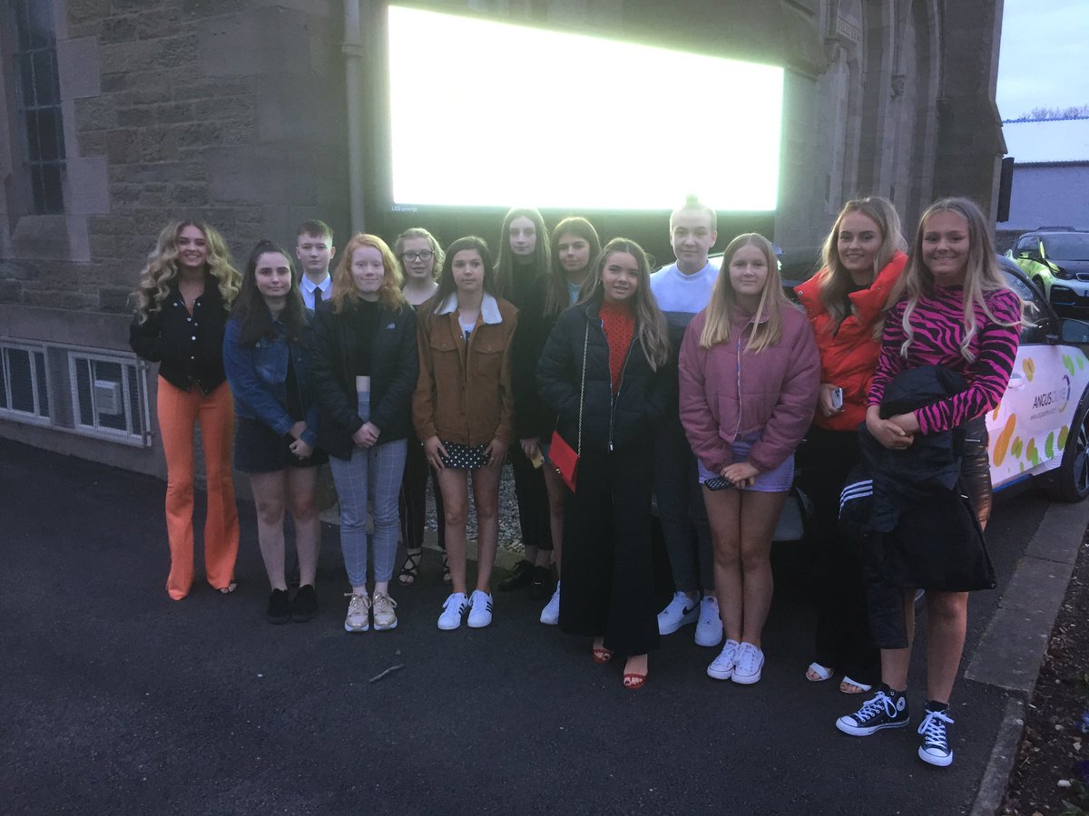 TamBruce5's tweet photo. #AASportsAwards19 Montrose Girls’s u 15 Football Team https://t.co/l51mQ4AiGV