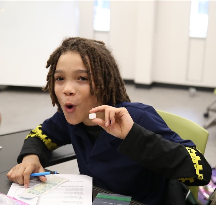waynestatecoe's tweet photo. In “Sugar Shock,” @BHC_Program representatives taught University Prep Science & Math MS students about #sugar. Students examined food labels, calculated sugar content with sugar cubes & were shocked to learn how much sugar is in certain foods & drinks. #WSUSTEM @waynestateKHS https://t.co/kwsVjPWKLO