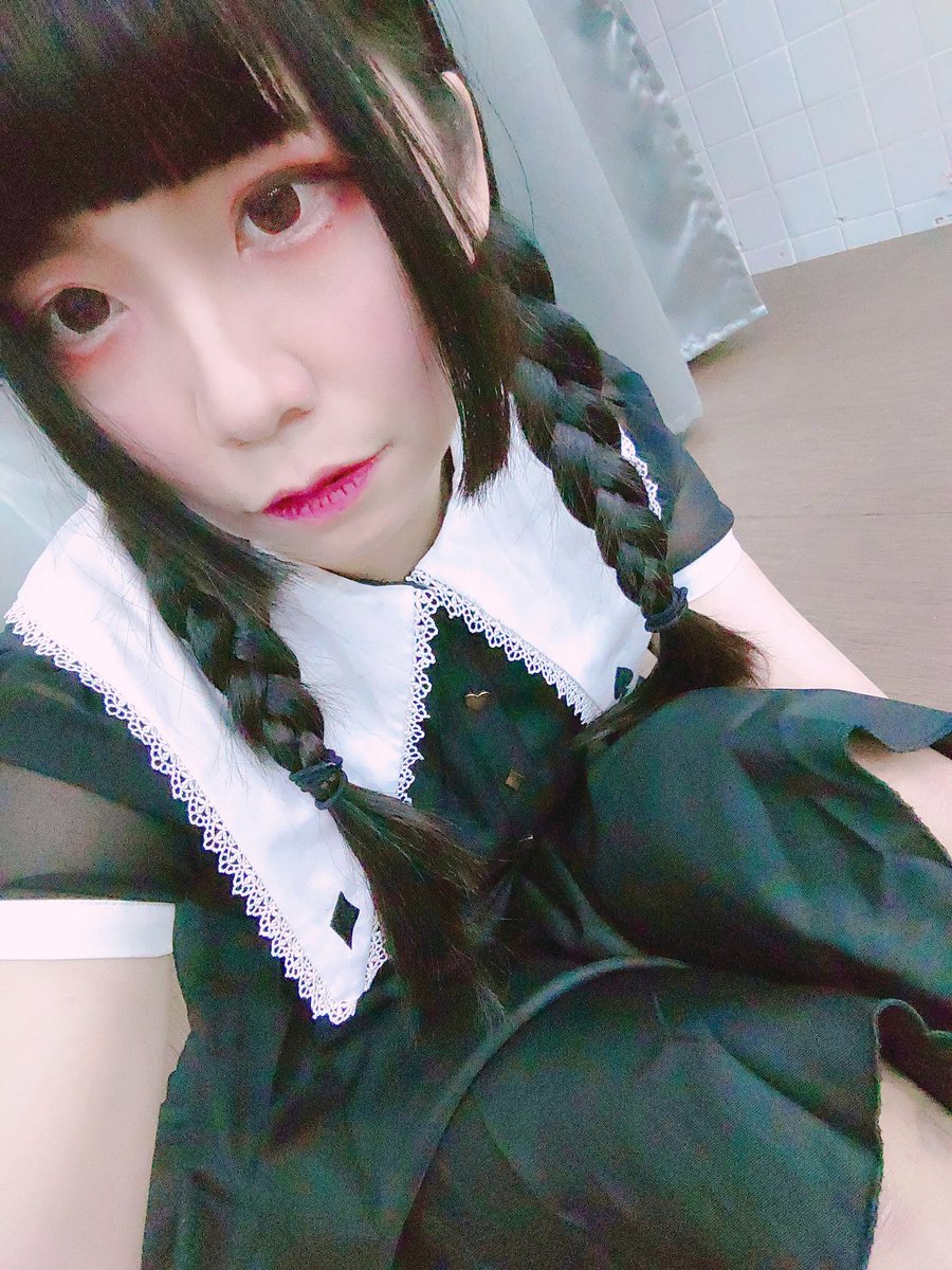 askarui's tweet photo. ハッピワイトバレンタインデー🍫
３月２０日は夜琉とモカ一緒に出演する
ニューチャレンジスタイル
たぶん…中二病感じですね•̀.̫•́✧
黒闇曲やってみる
頑張ります❤(ӦｖӦ｡) https://t.co/NG4uBdOSyu