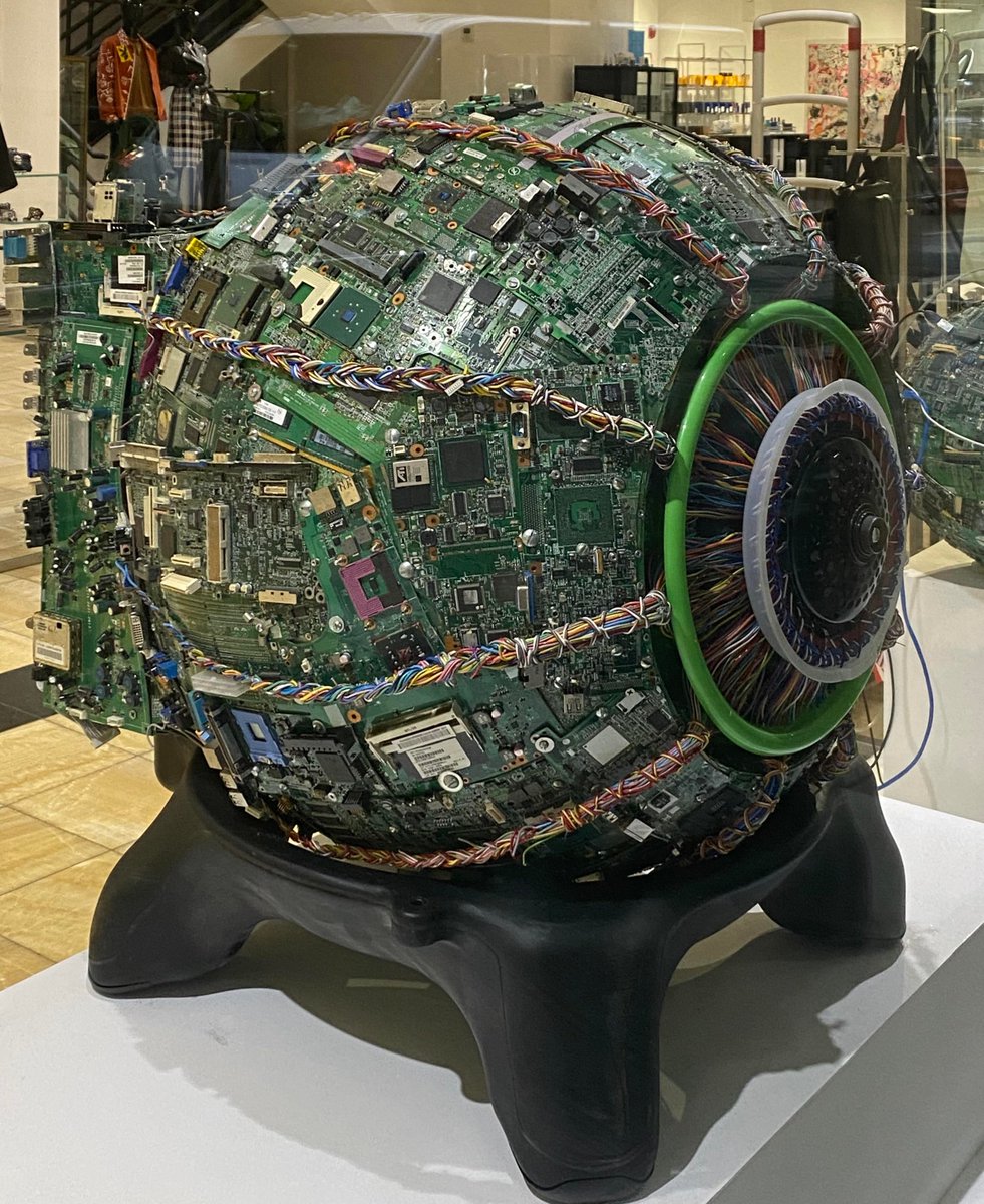 Mnpctech's tweet photo. Spazmatism PC mod by fantasysuits also looks like Servitor from Destiny https://t.co/0U54haSoJU
