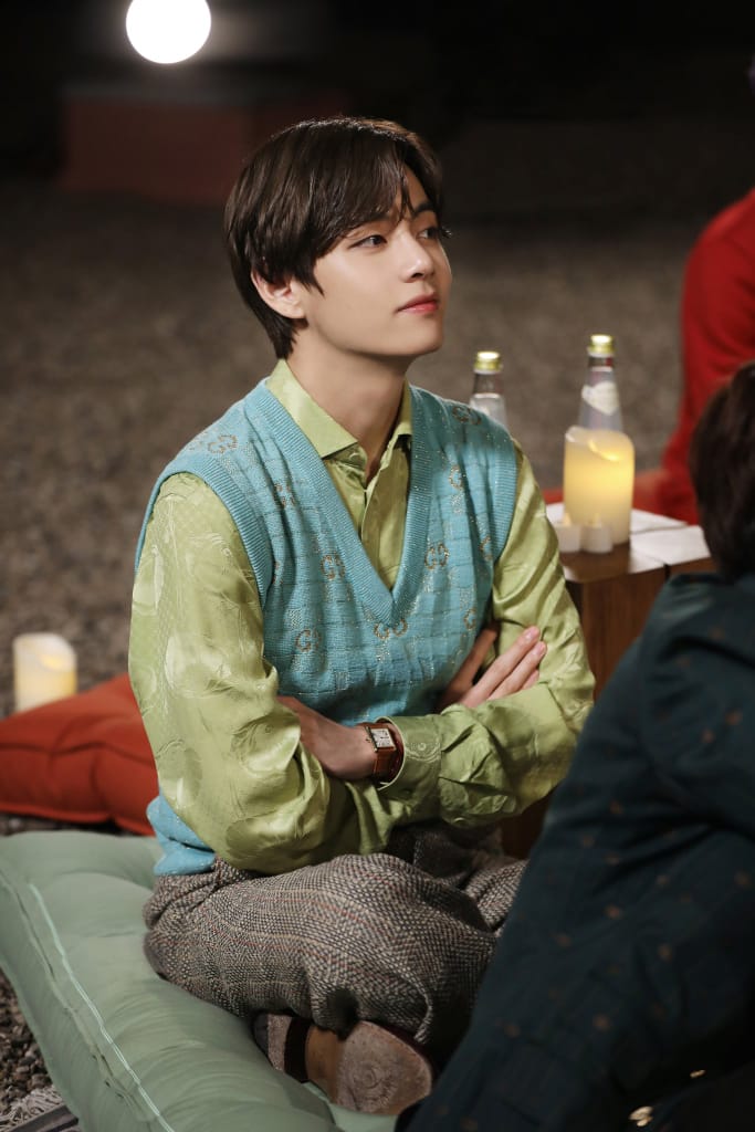 KVTaehyungBTS's tweet photo. 너의 존재가 내 힘이야 우리는 너와 언제나 함께 할거야 
네가 무엇을 어떻게 하든 너는 우리에게 최고야
우리 함께면, 사막도 바다가 돼💜
@BTS_twt https://t.co/ZLGRL2hw1K