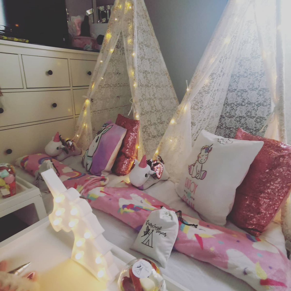 FTeepees's tweet photo. How cute is this unicorn theme how they have a fab night 🥰 🎉#teepeeparties #teepeesleepover #kidspartyideas #kidsofinstagram #fairylandteepees https://t.co/iFlqc1Ssxq