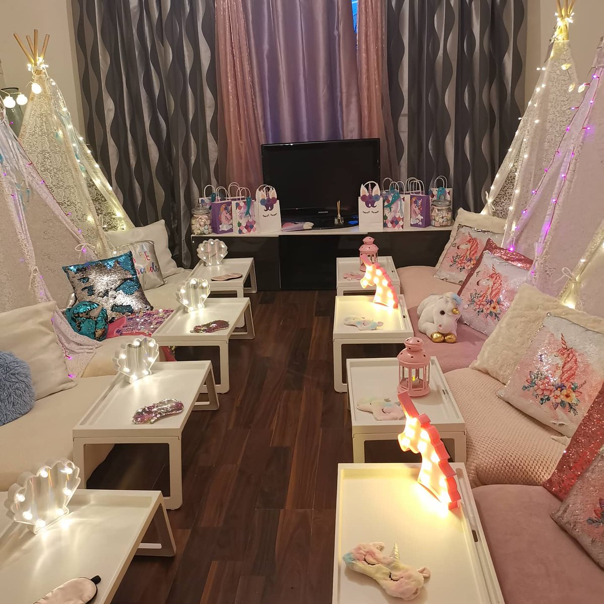 FTeepees's tweet photo. Who says you can't have 2 themes! Perfect for twins who wanted unicorn 🦄 &amp;  mermaid 🧜‍♀️#kidsofinstagram #kidspartyideas #unicorncake #teepeeparties #mermaidteepee #fairylandteepees https://t.co/dzX33ho55l