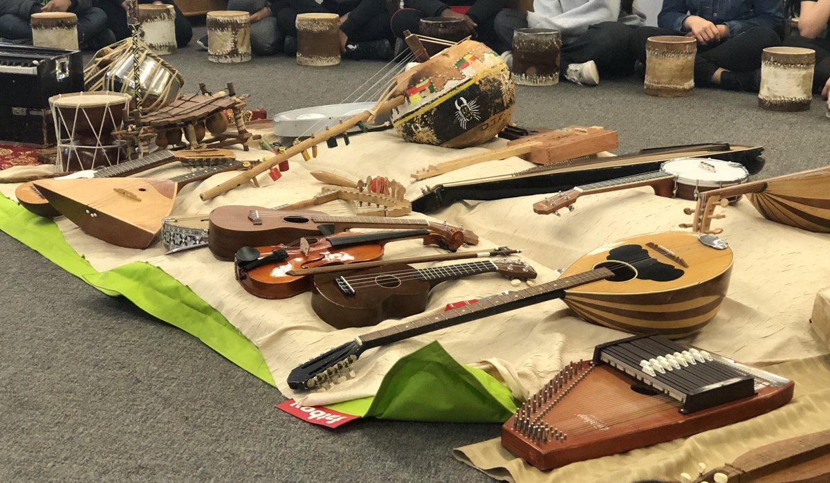 KristenBynoe's tweet photo. Today #InMyOntEdClass we had a presentation by Jim Arnold who taught us all about instruments from around the world and showed us how the elements of music are common to many cultures. https://t.co/XWpnHdNEuQ