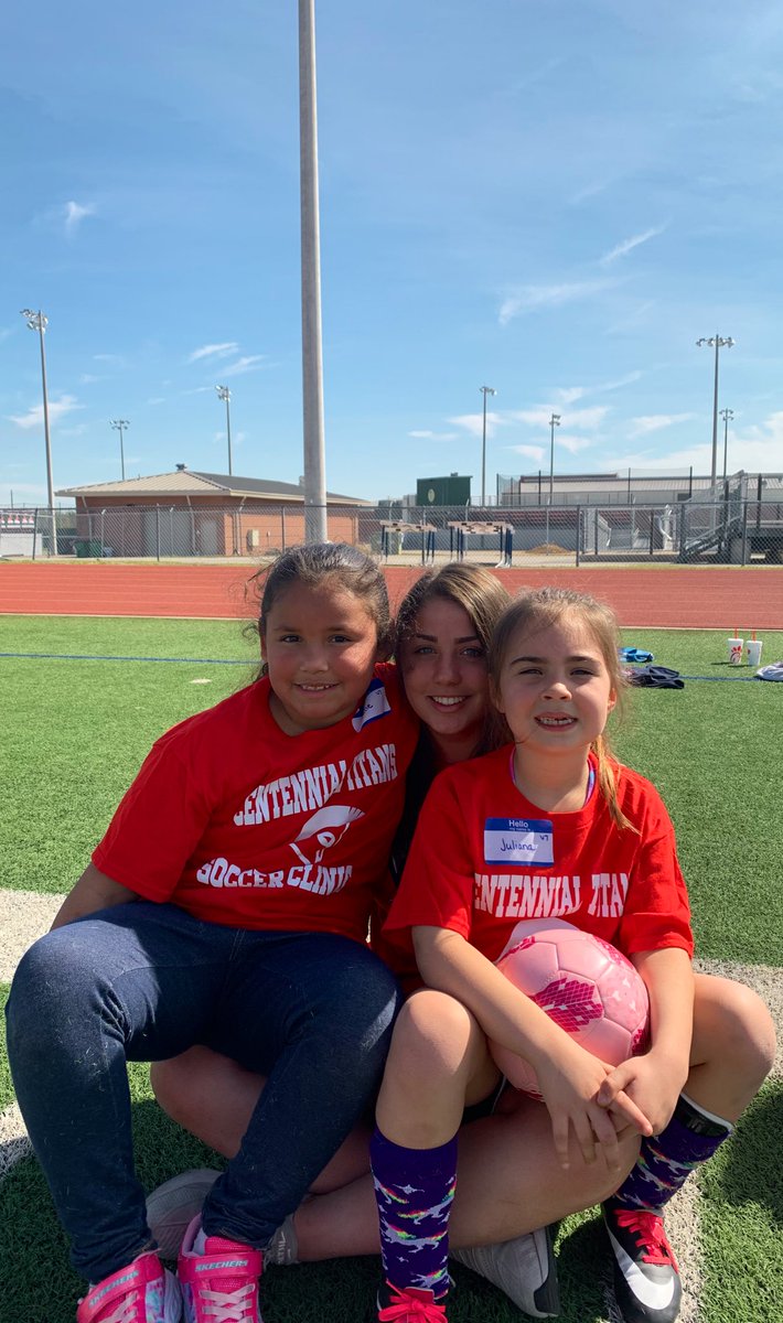ruenes_sarah's tweet photo. Being able to teach these kids soccer was the highlight of my spring break! #2020springbreak #HeavenandCollege #FreshmanYear https://t.co/WdKAgPvdOv
