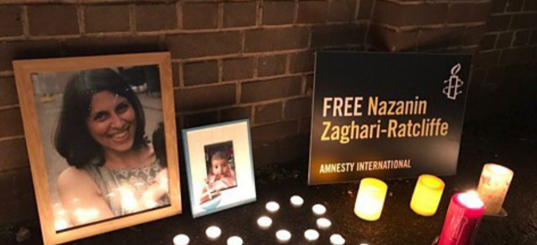 mintysmith21's tweet photo. @mmohammadii61 @HaddadAdel_ir @ir_ghaani The #FreeNazanin campaign is not a political campaign but a campaign to free an innocent mother hostage, #HostageDiplomacy an INT'L crime, #FreeNazanin her child doesn't deserve this. https://t.co/iCwARdyc7y