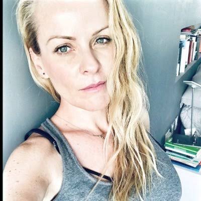 conniemty's tweet photo. Este sábado 14 de marzo a las 19hrs en la #uanleer del Aula Magna de Colegio Civil, presentaré la explosiva novela: “Llegada la hora”, de Karla Zárate @espia_rusa. La trama es contada por el cocinero de la prisión de máxima seguridad en EU. ¡Les espero! @CulturaUANL @dharmabooks https://t.co/u4PP6tBs2l