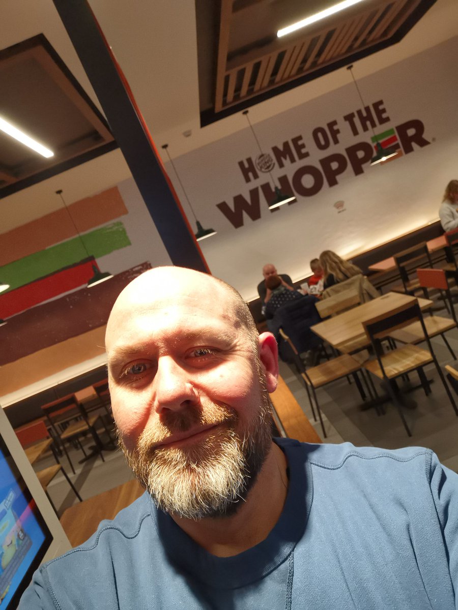 Truxster's tweet photo. Un petit @BurgerKingBE_FR avant le  #confinement  #Covid_19 #lockdown https://t.co/7kdx00syf8