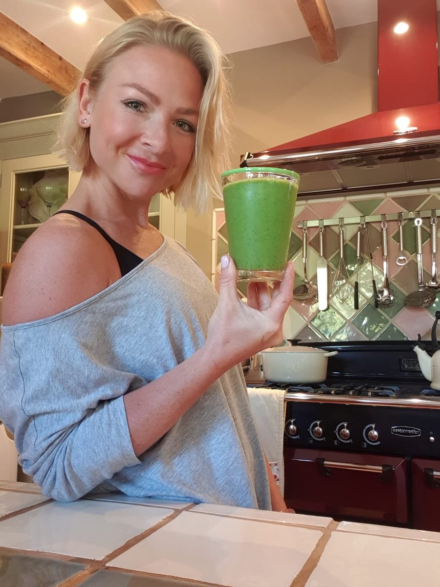 PhilipChapman's tweet photo. This Sunday @bbcnottingham from 0900. 

Paula @FloralMedia has answers to your gardening questions. 

At 1100, 10 songs chosen by Hannah Warren who travels the world as a tennis umpire and is a Health and Wellness coach.

Plus any breaking COVID-19 news. https://t.co/1t7kToZSjP