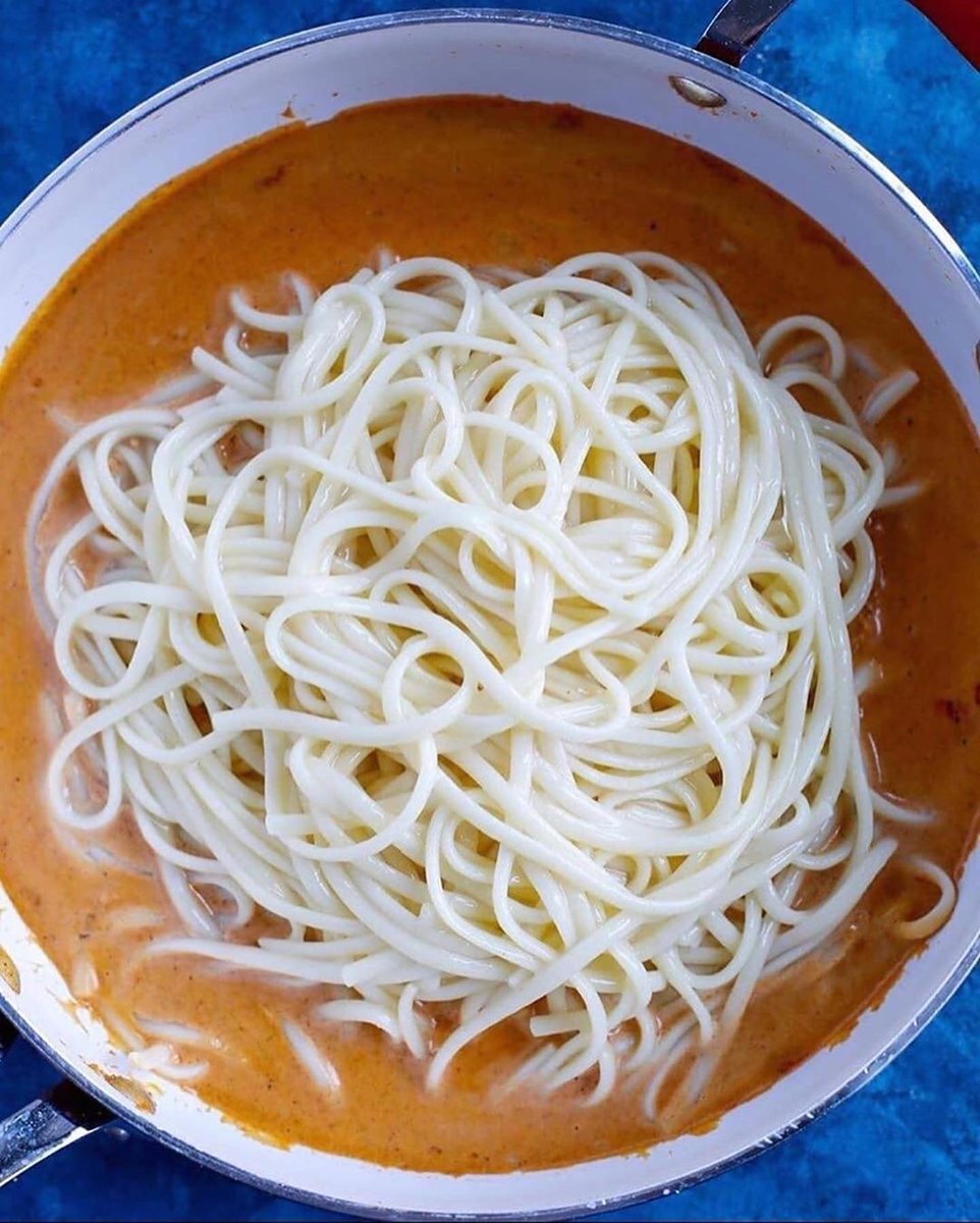 HometownOff's tweet image. Thin Linguini pasta smothered with delicious creamy Cajun sauce and finished with some pan seared Cajun shrimp🦐 | Double Tap if you love this😍