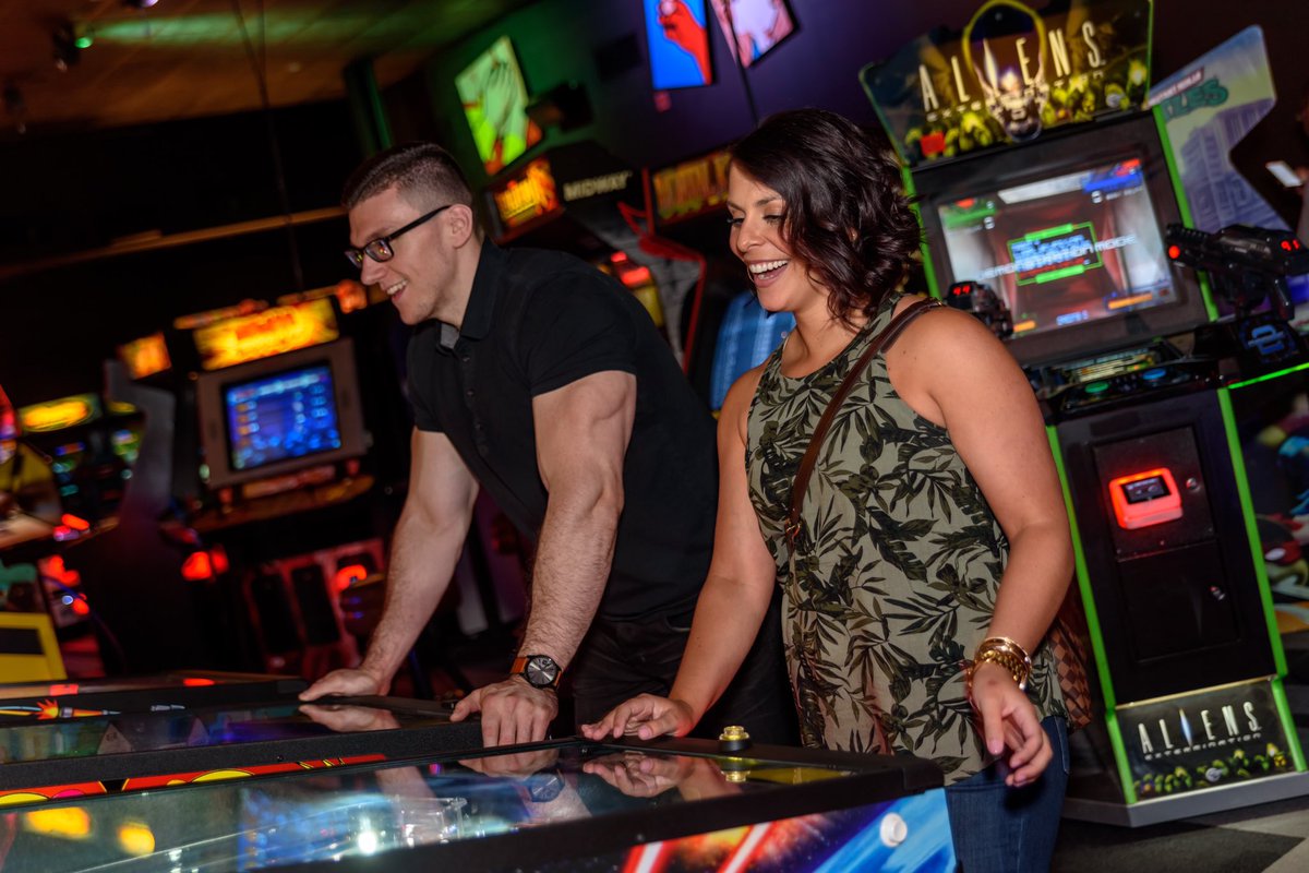 Start stocking up on #fun! Purchase $75 worth of gift cards to Kings online, &amp; you'll receive a free $25 Dining &amp; Entertainment card.❤️

bit.ly/2pYEOSc