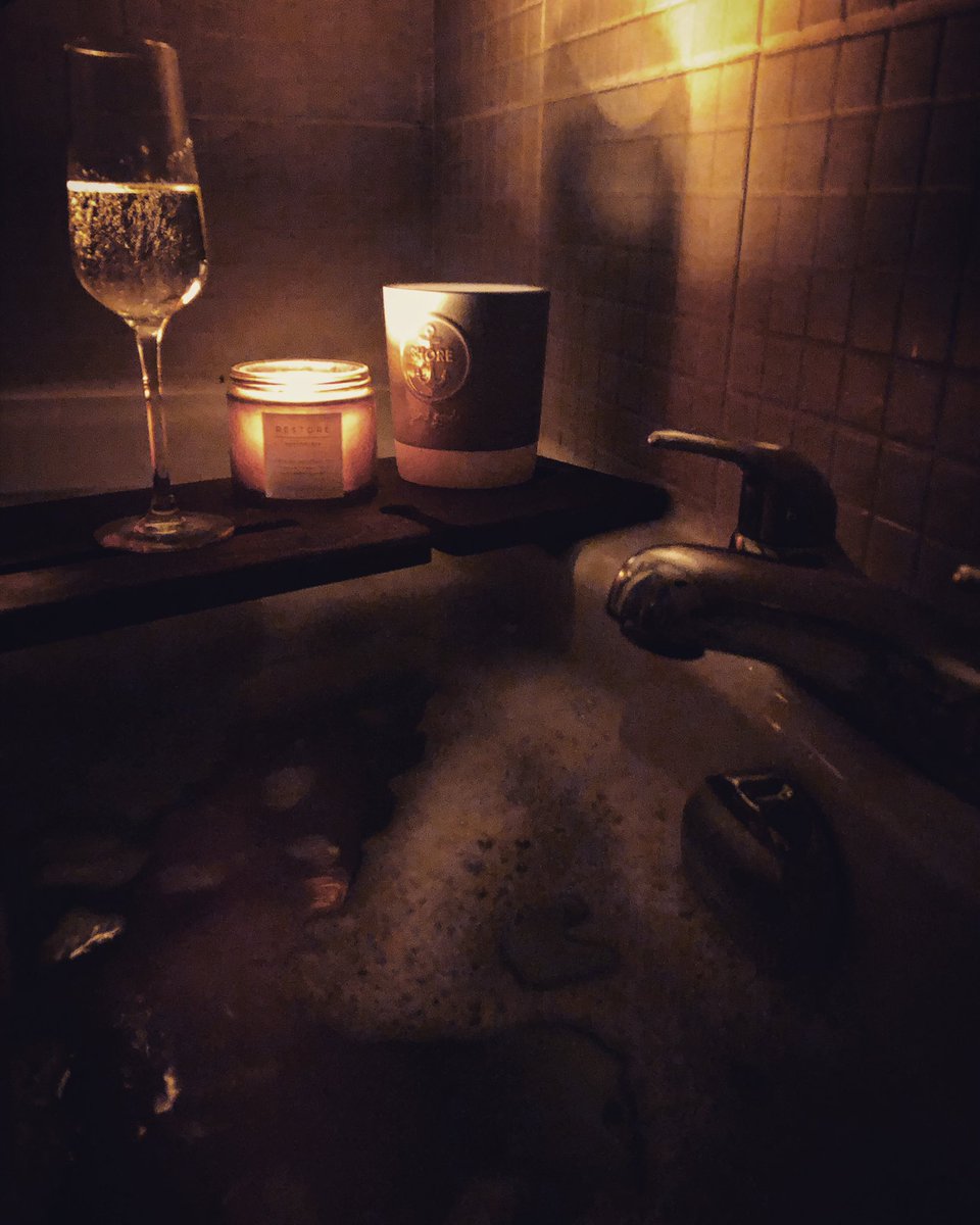 RattiAnni's tweet photo. It’s been a funny few days 😞🦠🌬☔️

#breathe #shutouttheworld #takeatimeout #selfcare https://t.co/SFDa11Xrbu