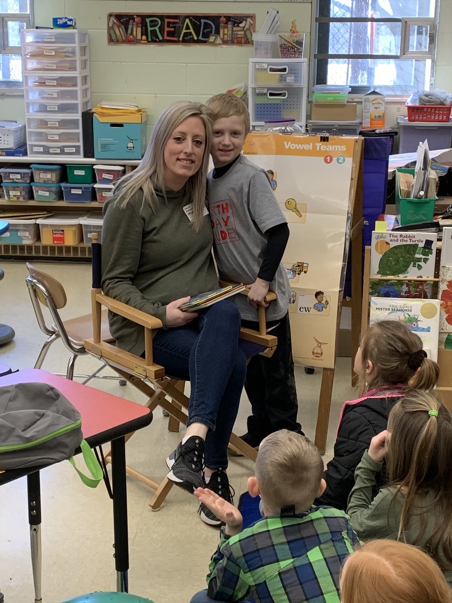 Jennife07654099's tweet photo. Chase’s mom was our special guest reader today!!!  #WeAreChardon #munson #firstgrade https://t.co/4hWtYWFJ2s
