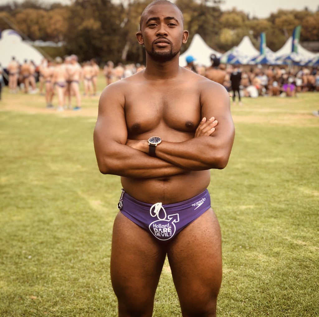 iam_dwayne031's tweet photo. I Lost 2 of my favorite aunts years ago in a space of one week to cancer, ever since Iโve been joining these runs to donate to people who are suffering from cancer. Donating a lil something can always save a life.๐#daredevilrun2020 #runcanceroutoftown #hollardrun #5km #savealife https://t.co/ODAooPaTp3