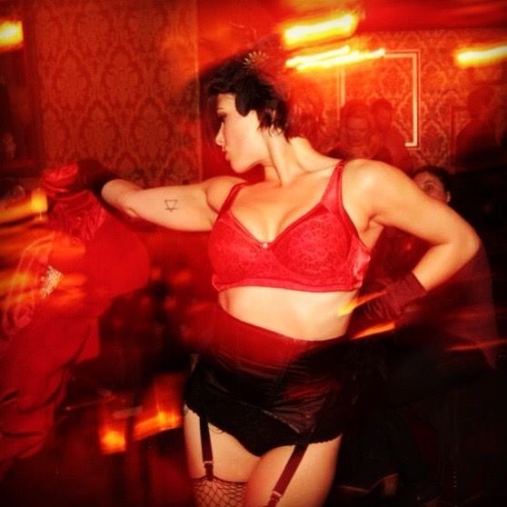 bbbcabaret's tweet photo. Drop in class this Sunday, March 15th from 5-6pm “Feeling Foxy Burlesque Choreography” w/ Miss Foxy. Kick off the first day of The Burlesque Conservatory! Come on out with your Foxy self. Let’s have some fun and feel Foxy.  Basic burlesque choreography for all levels. 💃 $15 https://t.co/fGlZ0Wk3v4