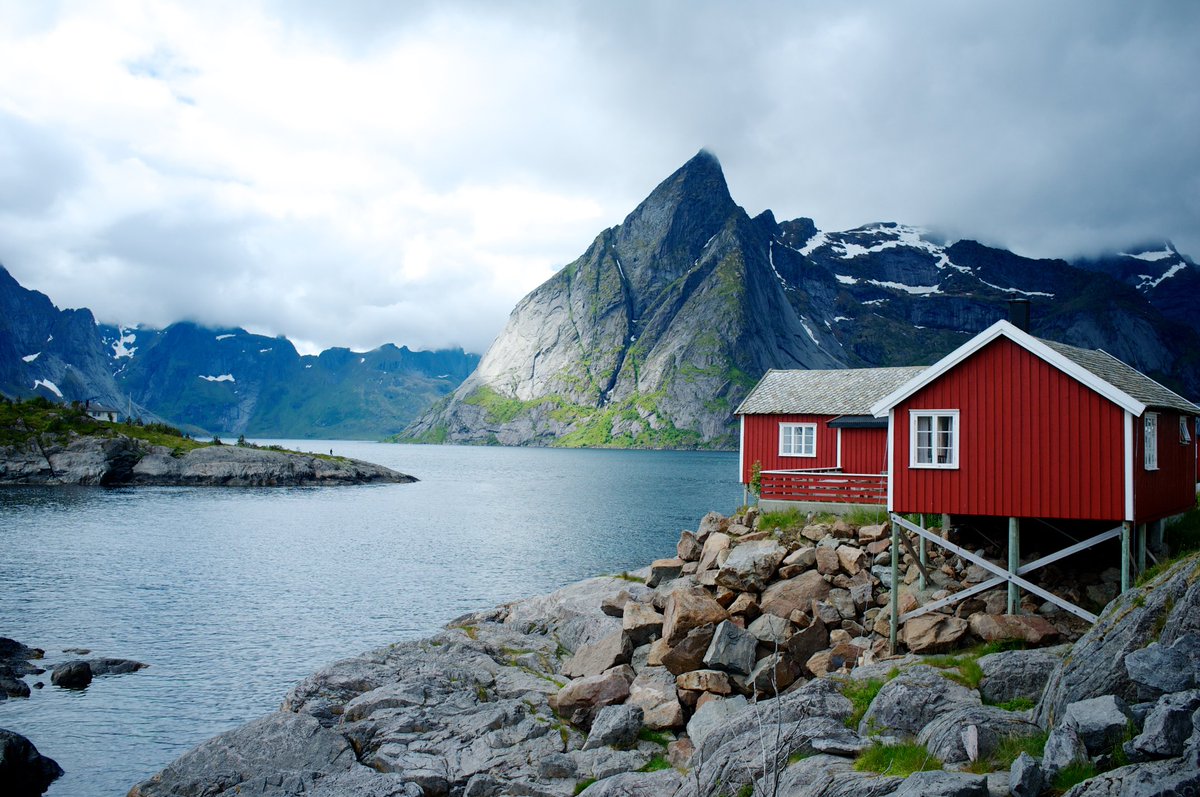 GhuraghuriC's tweet photo. Eliassen Rorbuer, Hamnøy, Norway https://t.co/ziifPmyb6Y