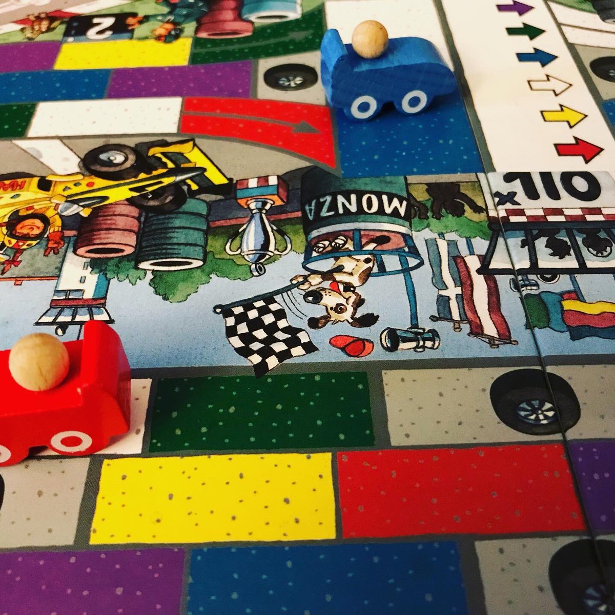 PadresFrikis's tweet photo. Primer día de #yomequedoencasa . Hemos jugado a los #juegosdemesa : #Monza de @HABA_es , y #Ankhor de @Asmodee_Spain https://t.co/x2Mzu7jkjl