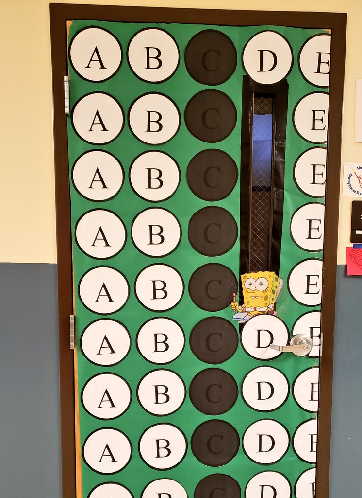 MrsDekkan's tweet photo. When the testing anxiety starts to kick in... #whenindoubtchoosec #doordecor #teacherlife #statetesting #FSA https://t.co/Ut7rYQZXwL
