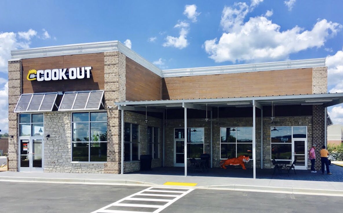 CookOut's tweet photo. #LookOutforCookOut
Who can name this location with a tiger out front!? 3,2,1... go! https://t.co/dLKa49hLvd