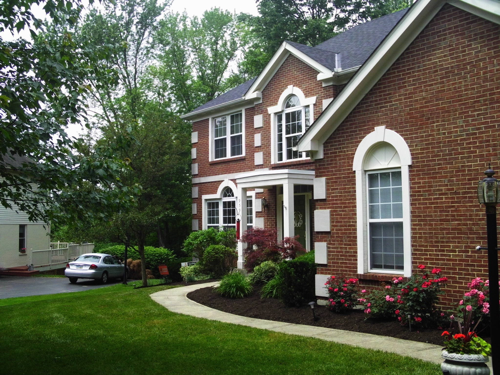 Full Spring Cleanup Front Yard Landscape mybigc.com/2020/03/13/ful…