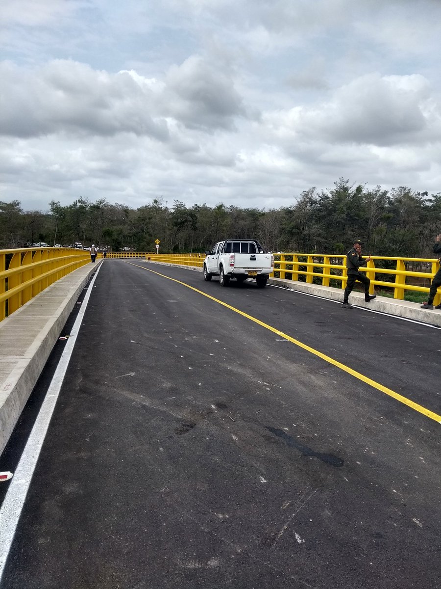 CristyRinconHar's tweet photo. GRACIAS A NTRO EXPRESIDENTE @JuanManSantos NTRO EXGOBERNADOR @EdwinBesaile NTRO PRESIDENTE @IvanDuque NTRA EXGOBERNADORA #SANDRADEVIA Y A NTRO INGENIERO #AMADOORTIZORTIZ ESTAMOS A INSTANTES D LA ENTREGA OFICIAL D UNA OBRA Q DURÓ SU EJECUCIÓN 11 AÑOS...
DÍOS BENDIGA A VALENCIA🙏 https://t.co/9sypd5RHbl