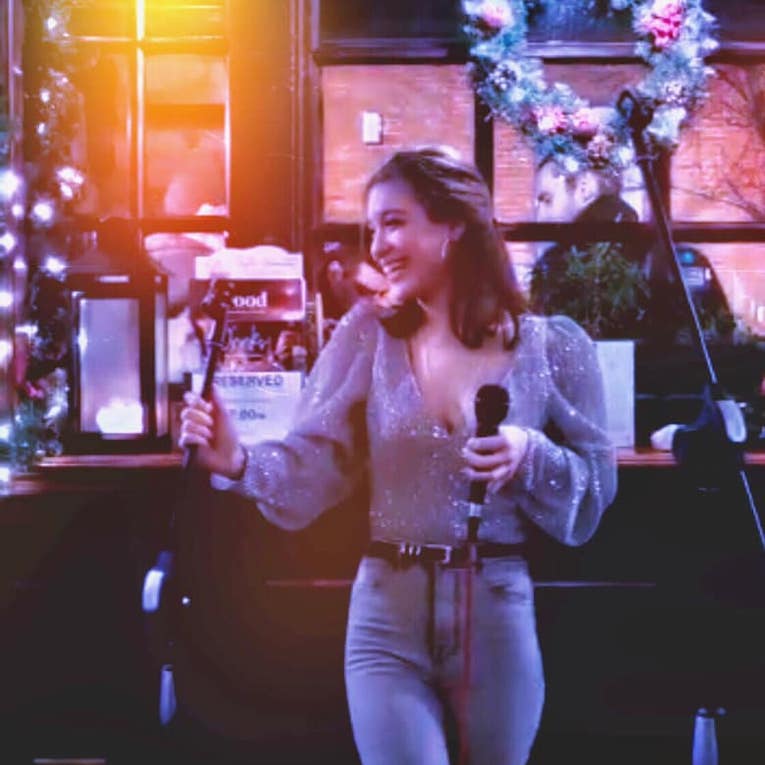 Bow Beehive tweet media