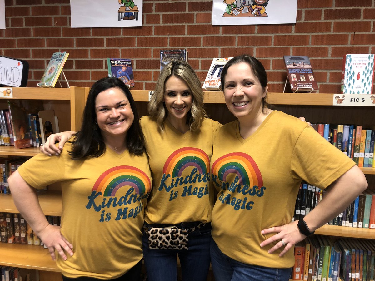 AmyMckinzie's tweet photo. Kindness is magic. So is washing your hands. 🌈🧼👋 #readingwiththestars
#wearerbe https://t.co/8sWTWqhXY0