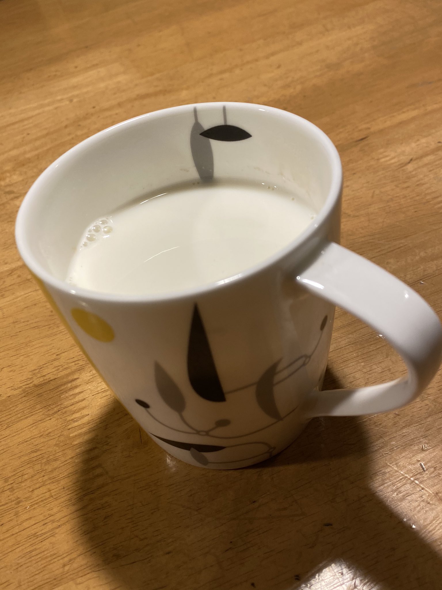 Kの 番 ここ最近はウイスキーを飲めるようになるため積極的に飲んでる 一番美味しいと思ったのが牛乳で割る カウボーイ っていうカクテル ホットミルクに後から入れてみるのがオススメ T Co Xtbzs0jbtg Twitter