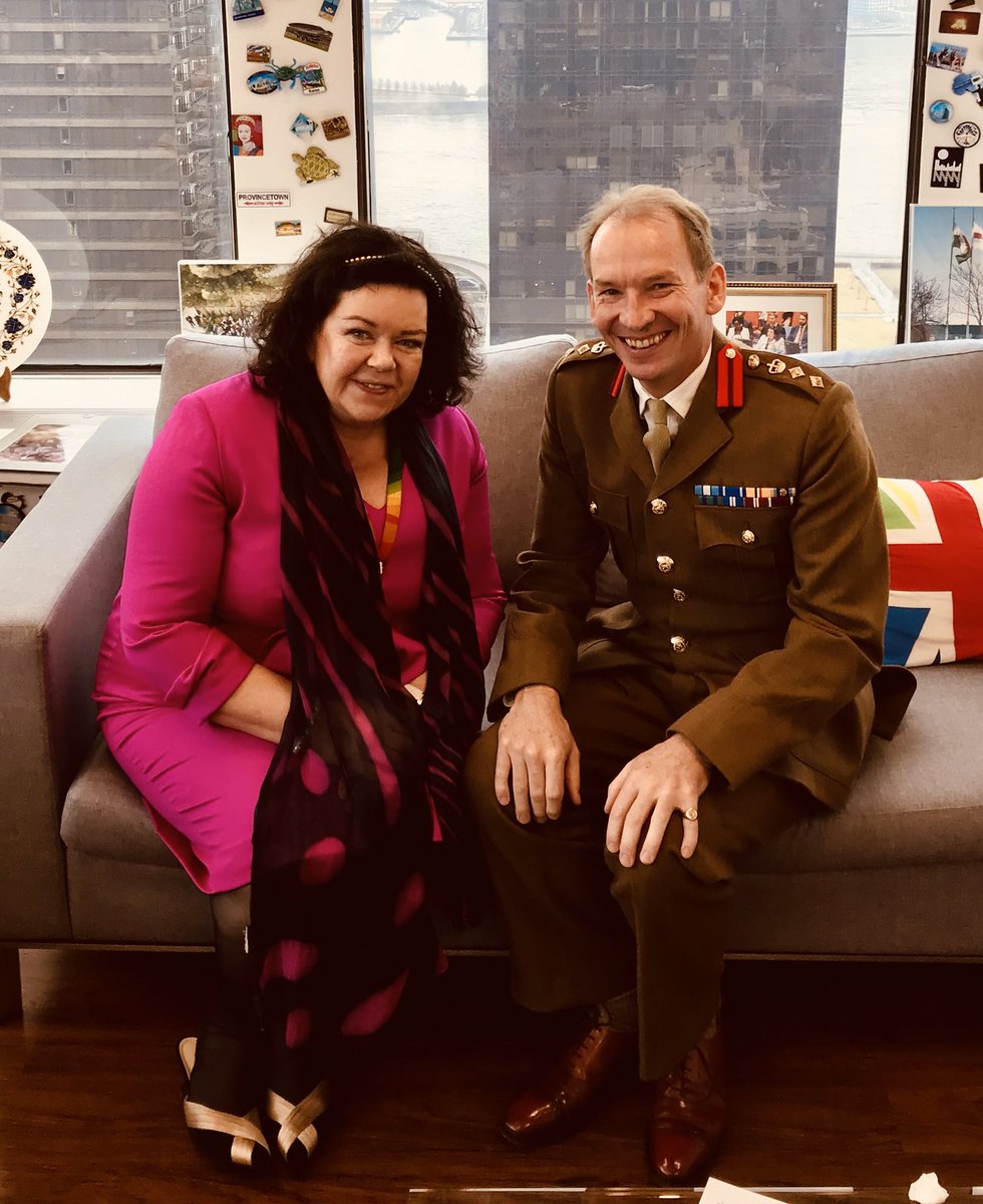 UKMilAd_UN's tweet photo. Last day @UKUN_NewYork and one final meeting before @KarenPierceUN heads to @UKinUSA. 

It’s been a tremendous privilege for the small team from @DefenceHQ to work for the very best @foreignoffice

Now handing over to @BritishArmyUSA who I know look forward to supporting you. https://t.co/26aa9WNElG